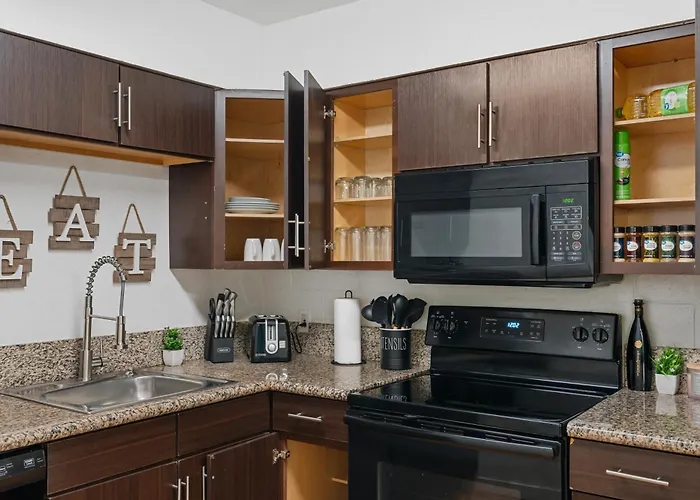 Near Asu & Dt With Pool & Free Parking Apartment *