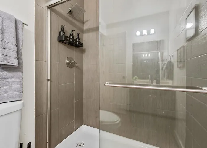 Near Asu & Dt With Pool & Free Parking Apartment