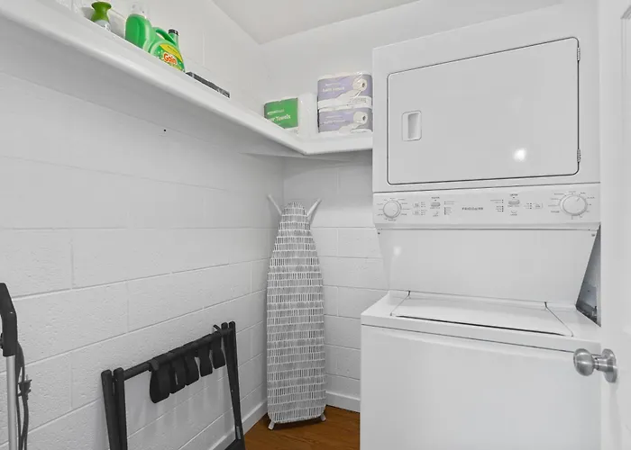 Near Asu & Dt With Pool & Free Parking Apartment