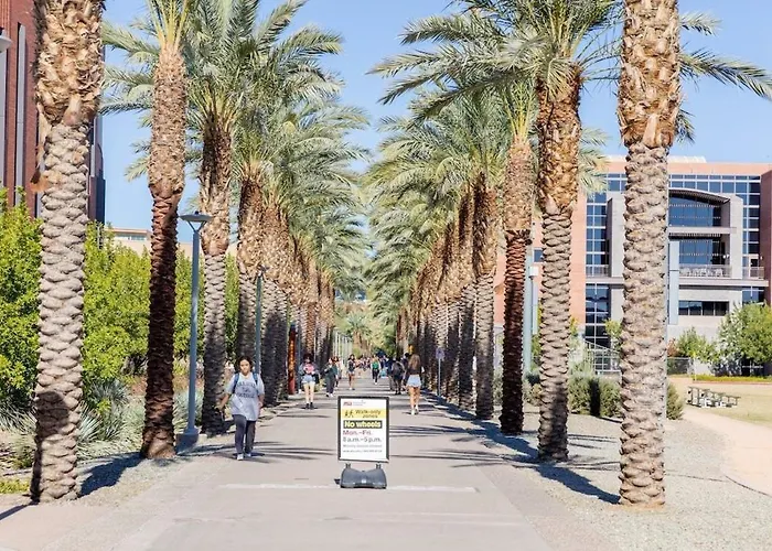 Near Asu & Dt With Pool & Free Parking