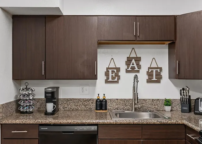 Apartment Near Asu & Dt With Pool & Free Parking *
